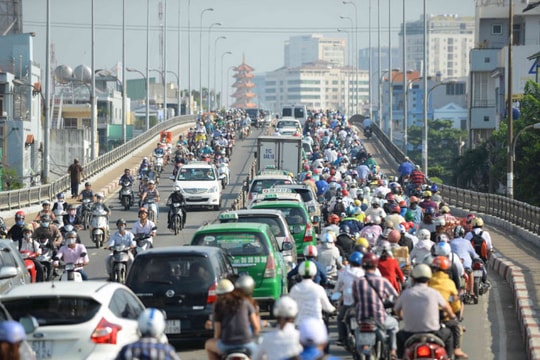 10 kinh nghiệm lái xe ô tô trong thành phố vào giờ cao điểm