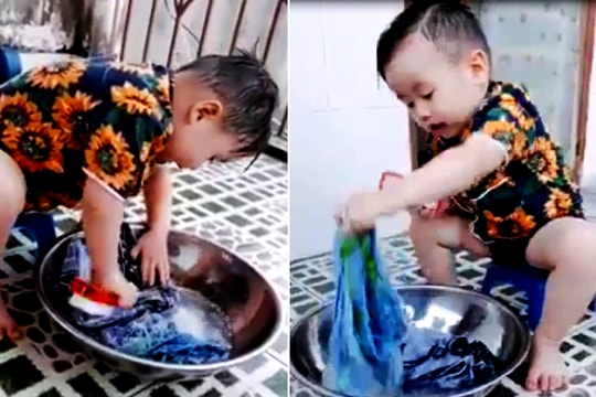 Video bé trai 3 tuổi tự giặt quần áo