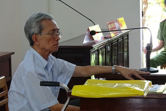 Vụ dâm ô ở Vũng Tàu: Kháng nghị hủy án, tạm đình chỉ chủ tọa