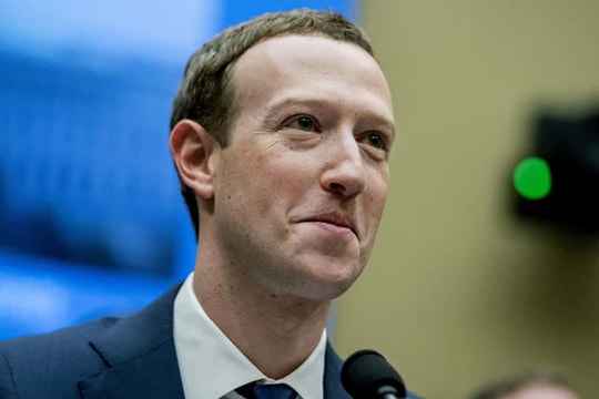 FBI điều tra “những con sói đơn độc”; Zuckerberg sẽ điều trần trước Nghị viện châu Âu