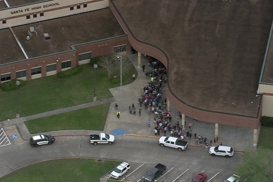 Nổ súng tại trường trung học ở Mỹ; Cựu điệp viên hai mang Nga xuất viện