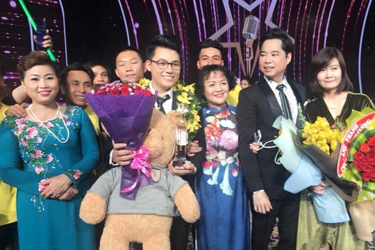 Tiến sĩ trẻ người Nghệ giành giải Quán quân Thần tượng Bolero 2018