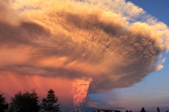 Chiêm ngưỡng vẻ đẹp kì lạ của trái đất qua 25 bức ảnh