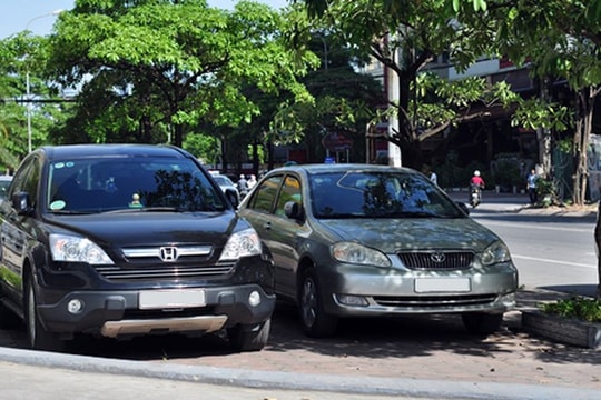 5 cách hạ nhiệt nhanh cho ô tô khi đỗ xe dưới nắng