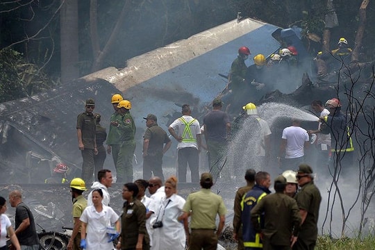 Tai nạn máy bay thảm khốc ở Cuba; hai người Triều Tiên vượt biên sang Hàn Quốc