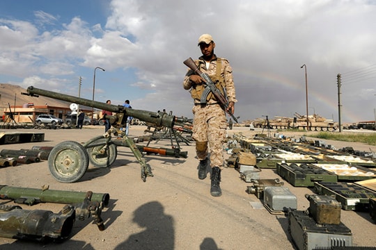 Syria phát hiện kho xe tăng, vũ khí hạng nặng của khủng bố