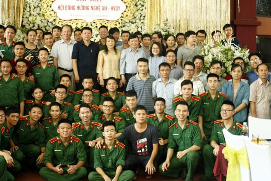 Vui hội gặp mặt đồng hương Nghệ An ở Học viện Quân y 