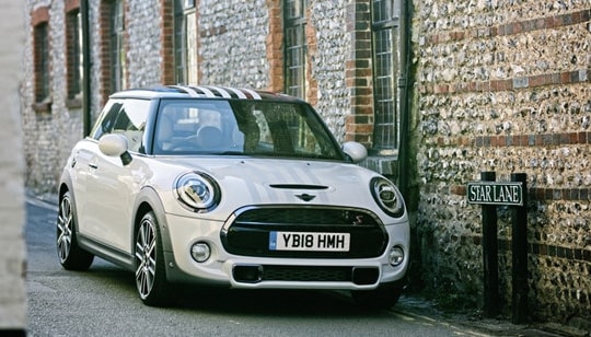 MINI ra mắt phiên bản đặc biệt, độc nhất đón đám cưới Hoàng gia Anh