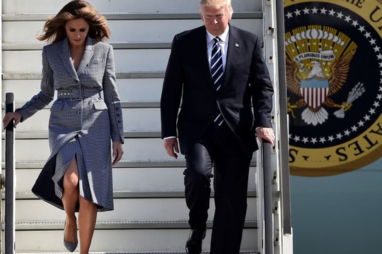 Ông Trump viết sai tên của vợ