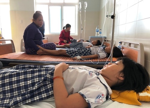 37 học sinh bị ngộ độc trà sữa trong tiệc liên hoan cuối năm