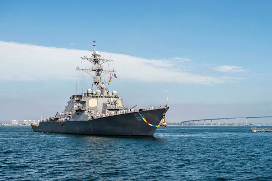 Mỹ điều tàu khu trục có tên lửa dẫn đường tối tân nhất tới Đông Á