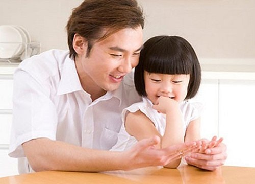 Nguyên tắc 3 phút phụ huynh nên áp dụng khi dạy con