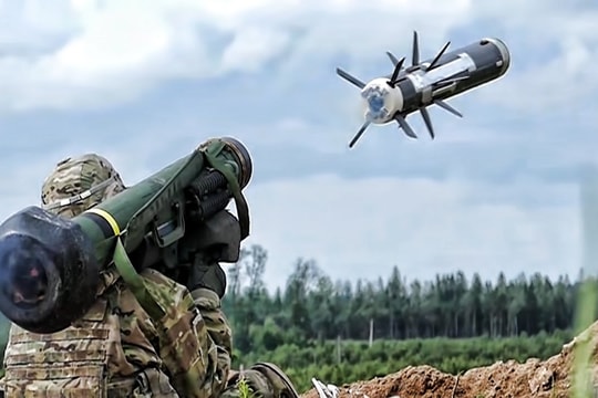Ukraine lần đầu bắn thử tên lửa "sát thủ diệt tăng" được Mỹ cung cấp