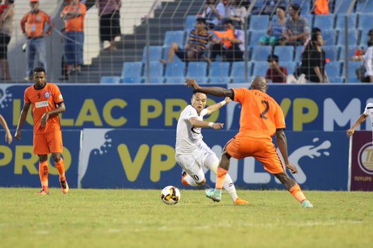 Rúng động: “Đốt” 150 tỷ, CLB Công Vinh từng giữ ghế Quyền chủ tịch ngấp nghé... giải thể?