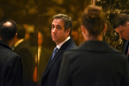 Ukraine phải lót tay 400.000 USD để nói chuyện với Tổng thống Trump?