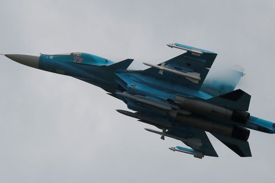 Su-34 của Nga truy đuổi F-16 của Israel ở không phận Lebanon?