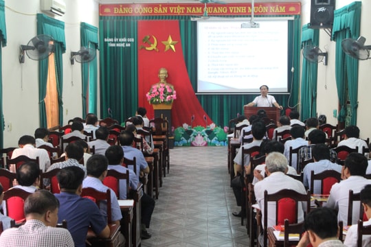 Thông báo nhanh về Nghị quyết Trung ương 7 (khóa XII) đến cán bộ, đảng viên