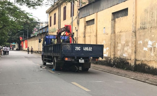 Ba mẹ con người Nghệ An bị cuốn vào gầm ôtô tải tử vong