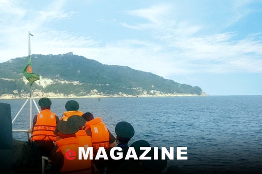 Rạng ngời “mắt biển“