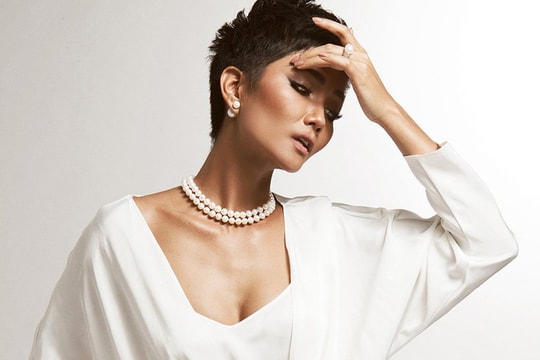 H’Hen Niê quyến rũ, tinh khôi với trang phục màu trắng