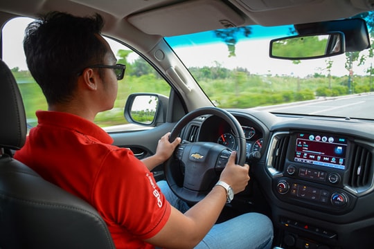 5 tính năng an toàn trên ô tô hỗ trợ đắc lực người lái