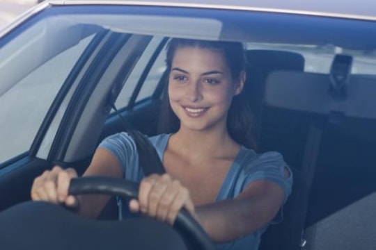 5 kinh nghiệm lái xe ô tô an toàn cho phái đẹp
