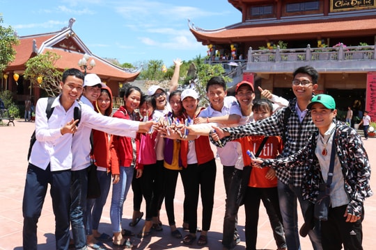 Độc đáo Lễ cầu nguyện mùa thi