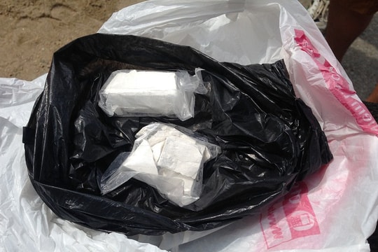 Người phụ nữ bán ma túy để “mua sữa cho con“