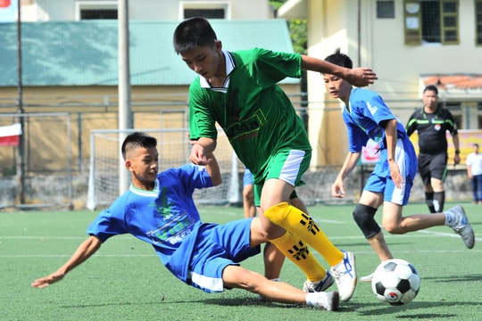 “Chủ nhà” TP. Vinh đánh bại TN Thanh Chương với tỷ số sít sao