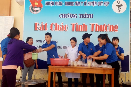 150 bát cháo tình thương đến với bệnh nhân nghèo Quỳ Hợp