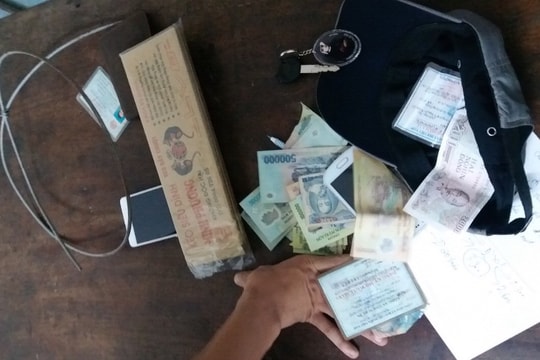 Phá chuyên án dùng keo dính chuột trộm tài sản trong đền, chùa