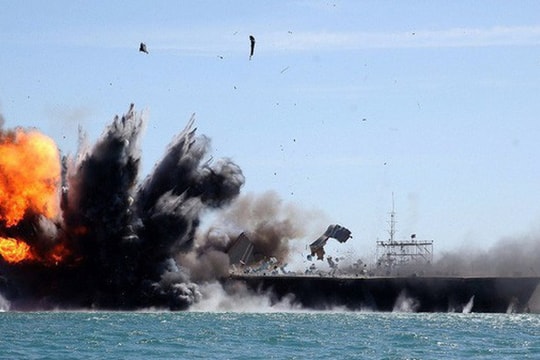 Chuyên gia Nga: 6.000 tên lửa Iran sẵn sàng, tàu sân bay Mỹ “không chết cũng tàn phế“