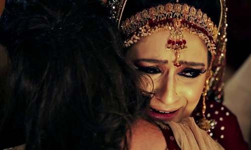 Chú rể công khai thân phận phụ nữ trong đêm tân hôn