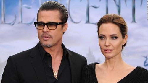 Angelina Jolie chỉ trích Brad Pitt để lộ giấy tờ tòa án