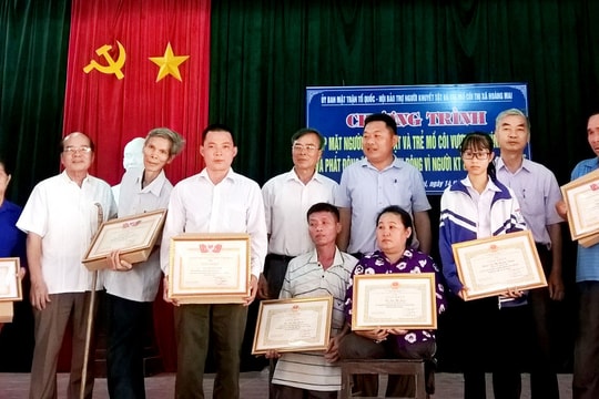 Hoàng Mai gặp mặt người khuyết tật và trẻ mồ côi vượt lên chính mình