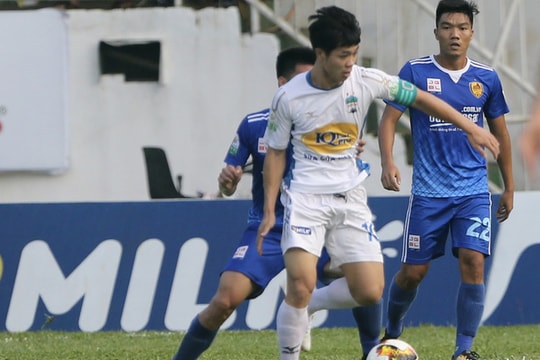 Xem lại tuyệt phẩm Công Phượng đánh bại thủ môn Quảng Nam