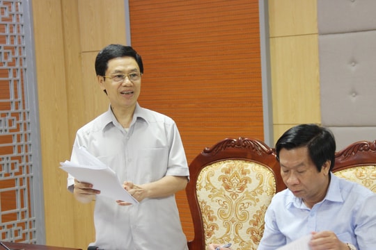 Thẩm tra dự thảo Nghị quyết về khen thưởng đối với tập thể, cá nhân đạt thành tích cao