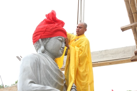 Thỉnh 3 bức tượng Phật về chùa Vĩnh Phúc (Nam Đàn)