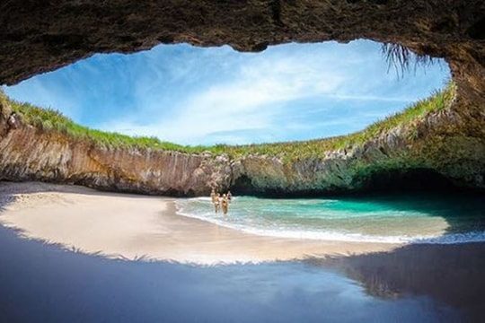 Những bãi biển 'dị' nhất thế giới khiến bạn mơ ước đến một lần