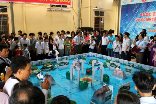 Hấp dẫn Cuộc thi sáng tạo Stem  “Robot chinh phục đảo chè”