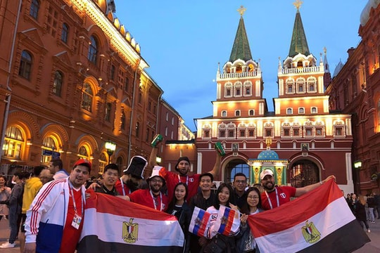 Du học sinh Việt Nam tại Nga hừng hực giữa “chảo lửa” World Cup 