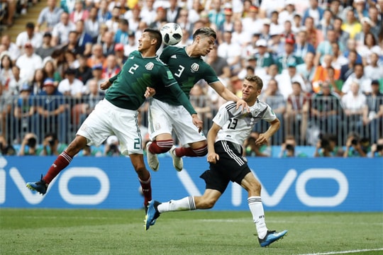 ĐKVĐ Đức bất ngờ để thua Mexico ở trận ra quân World Cup 2018