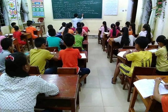 Lớp dạy tiếng Anh miễn phí cho trẻ em miền núi