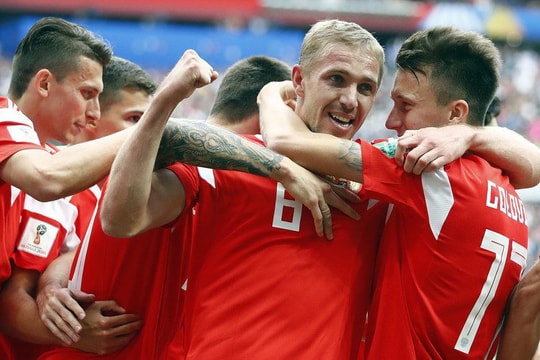 Tổng thống Putin vui mừng trước chiến thắng đội tuyển Nga