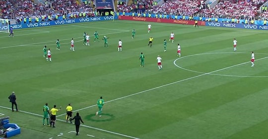 Bàn thắng 'ăn cắp' của Niang liệu có phạm luật?