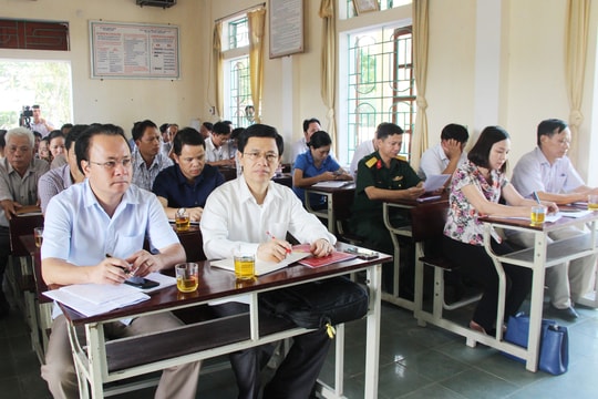 Chủ tịch HĐND tỉnh tiếp xúc cử tri thị xã Cửa Lò