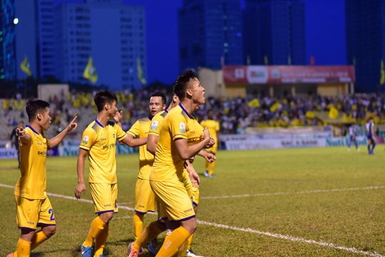 Không Văn Đức, Văn Bình, SLNA đấu 3 “tây” của XSKT Cần Thơ