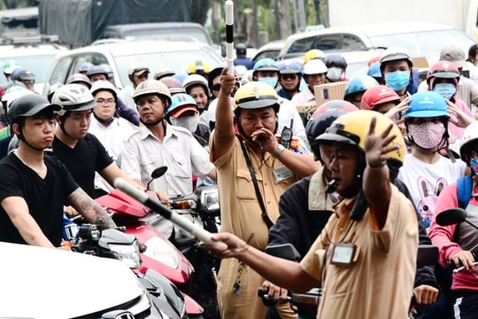 Nhiều trường kêu gọi không tụ tập, làm ảnh hưởng kỳ thi THPT quốc gia