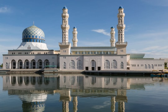 Nhà thờ Hồi giáo ở Malaysia cấm cửa du khách vì video khiêu vũ tình dục