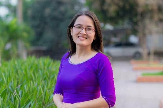 Hi hữu chuyện cô giáo đến nhà tìm trò trước giờ phát đề thi